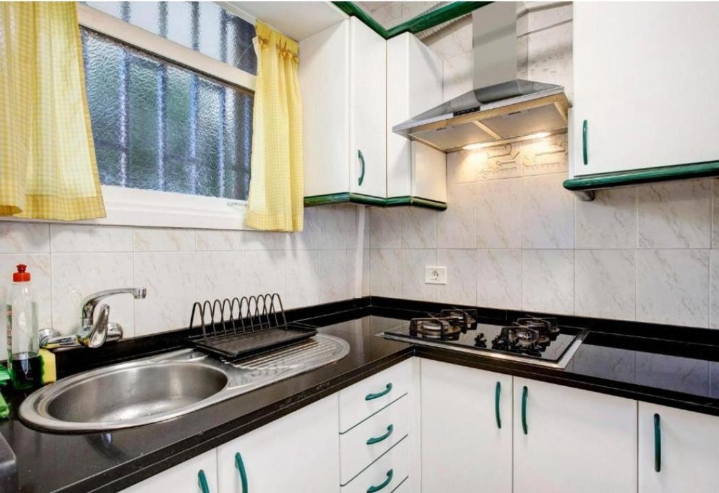 Fayser 108 Beachfront With Direct Pool Access From Terrace أرونا المظهر الخارجي الصورة