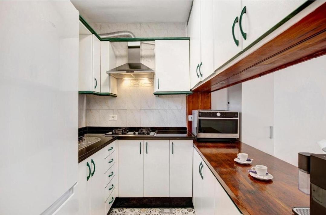 Fayser 108 Beachfront With Direct Pool Access From Terrace أرونا المظهر الخارجي الصورة